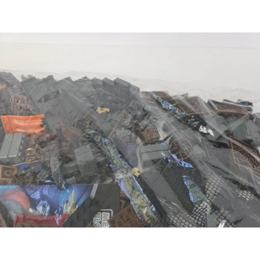 Large Mega Bloks lot Dragons Man o War pieces + challenge game pieces manuals